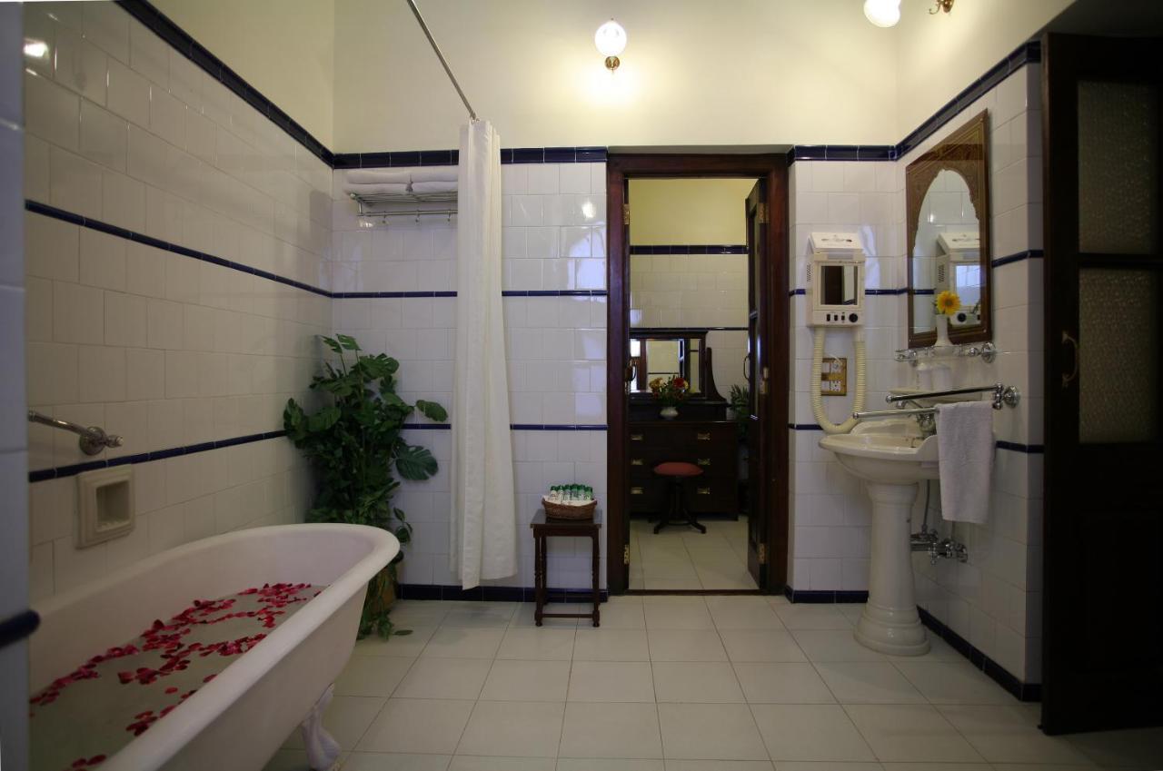Gajner Palace-Heritage By Hrh Group Of Hotels Habitación foto